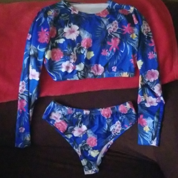 Swimsuit - Picture 3 of 3